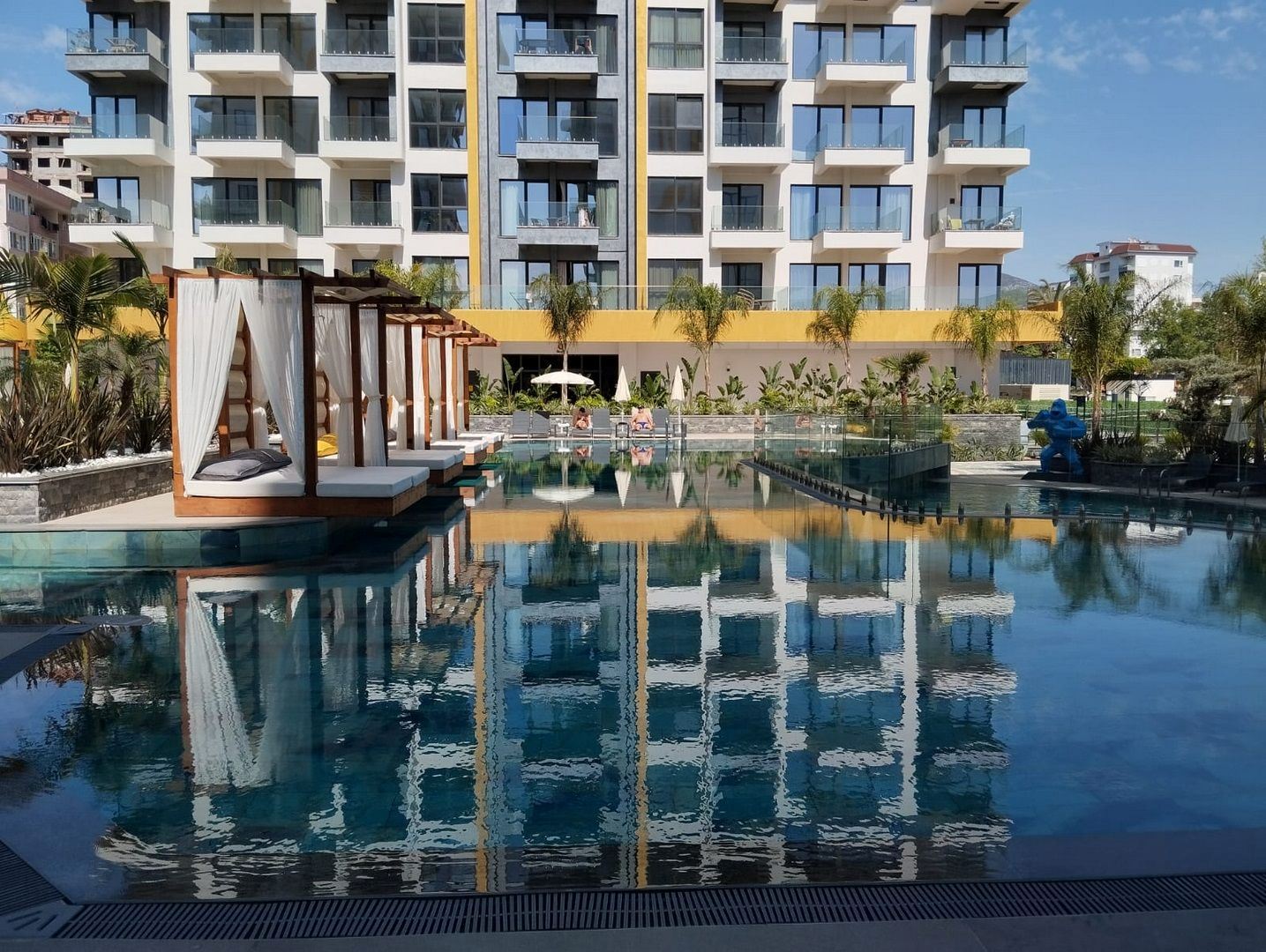 ALANYA MAHMUTLARDA DENİZE SIFIR SİTE İCERİSİNDE SATILIK 1+1 DAİRE