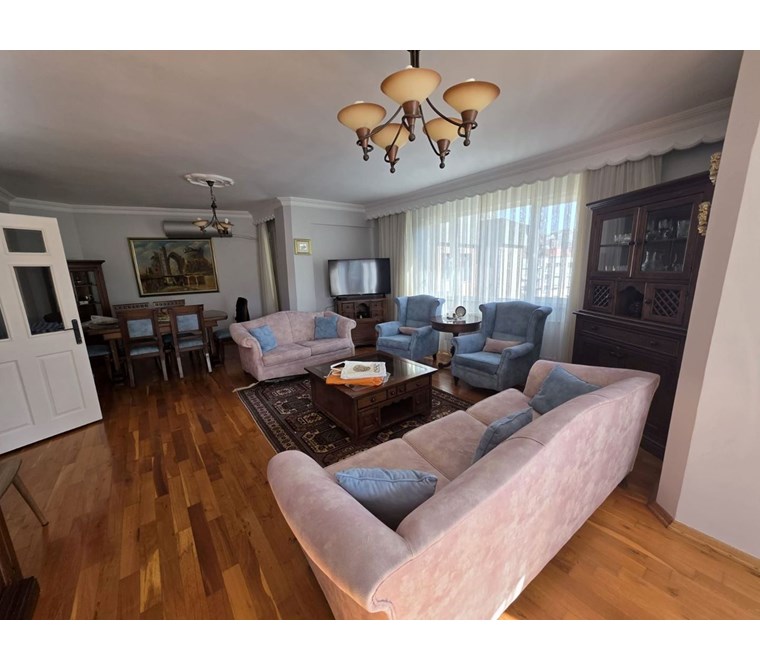 19 MAYIS MAH. ASANSÖRLÜ BALKONLU 4+1 SATILIK DAİRE