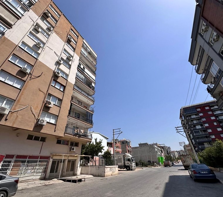 Bayraklı Postacılar Mahallesi Kiralık Depo