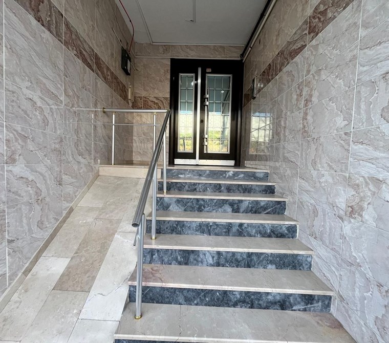Centrally Located 2+1 Apartment Close to Transportation in Güvercintepe
