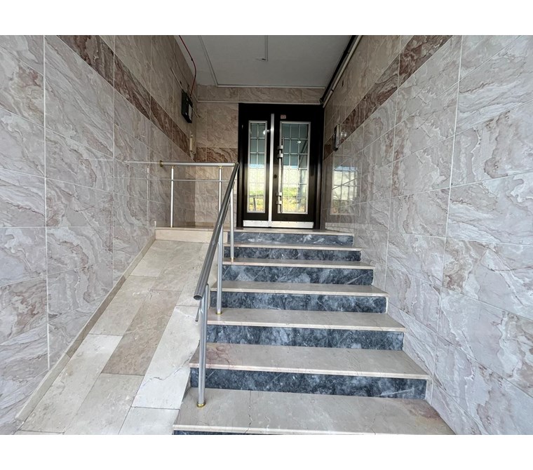 Centrally Located 2+1 Apartment Close to Transportation in Güvercintepe