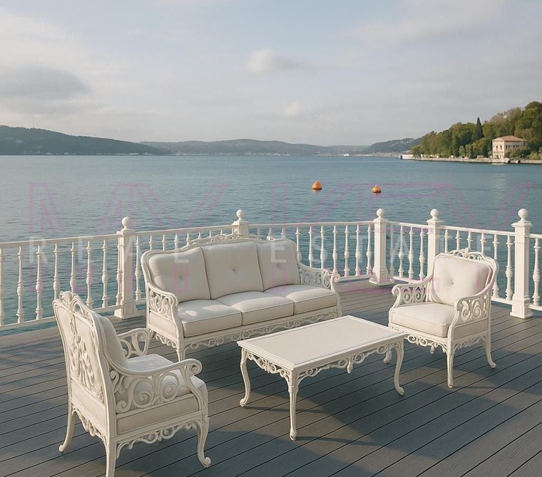 Waterfront villa for sale on the Bosphorus in Istanbul, from MyKey.