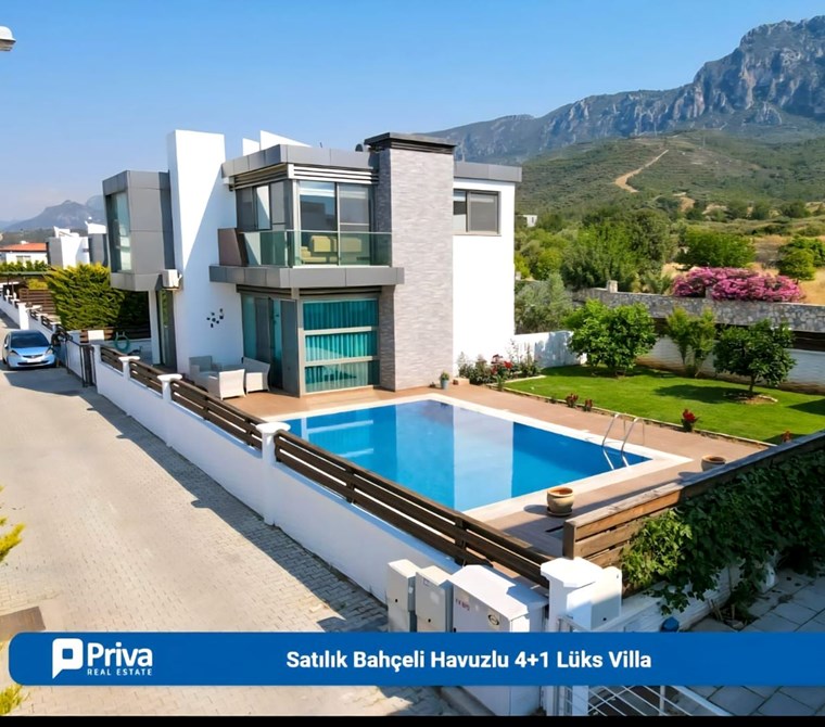 KIBRIS GİRNE ALSANCAK'TA ,EŞYALI 4+1 VİLLA DENİZ MANZARALI, ÖZEL HAVUZLU, SİTE İÇİ, MÜKEMMEL KONUMLU