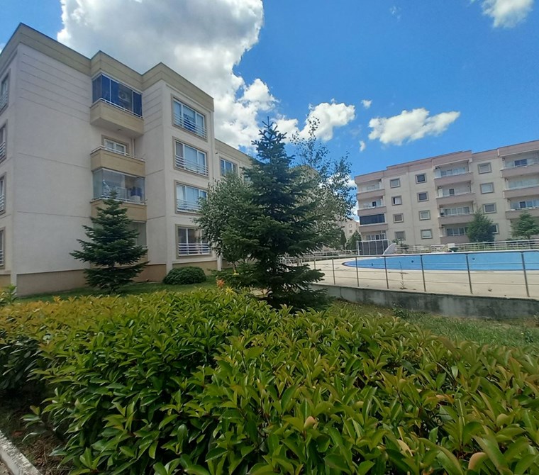 GÖLCÜK KAVANİUM 1 SİTESİ HAVUZ VE YEŞİL ALANLI 3+1 KİRALIK DAİRE