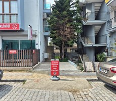 Kuşadası Cumhuriyet'te Merkezi Konumda Kiralık 100 m² Ticari Depo Fırsatı