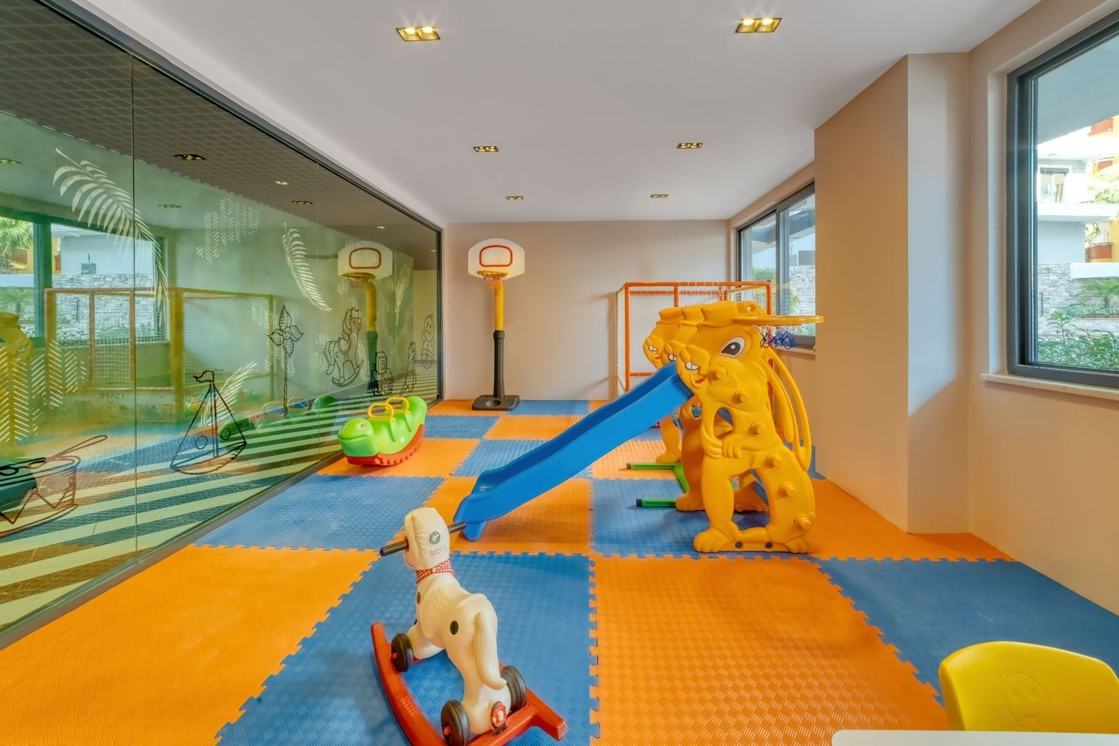 ALANYA GÜLLERPINARI’NDA MERKEZİ KONUMDA ULTRA LÜKS EŞYALI 2+1 SATILIK DAİRE · 26 · Fotoğraflar