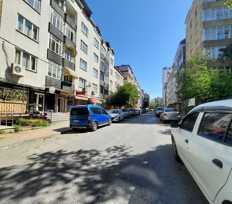 SATILIK DAİRE BİNEVLERDE 4+1 185 m²