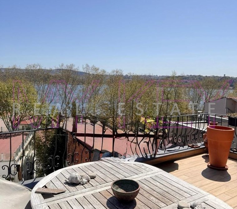 MyKey'den Sarıyer/YENİKÖY'de sahile 30m. Boğaz Manzaralı SATILIK VİLLA