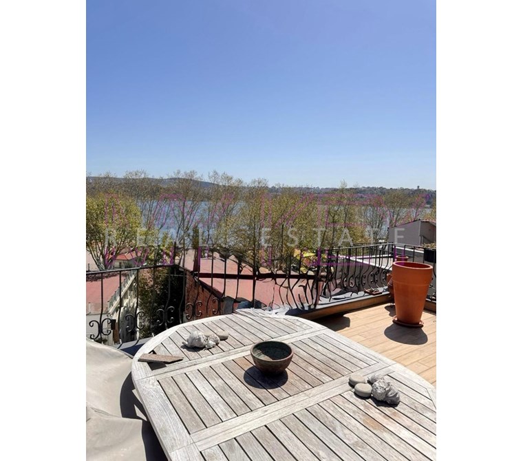 MyKey'den Sarıyer/YENİKÖY'de sahile 30m. Boğaz Manzaralı SATILIK VİLLA