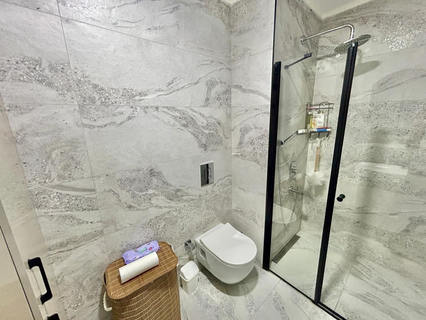 ALANYA OBA’DA HAVUZ MANZARALI FULL EŞYALI 1+1 DAİRE