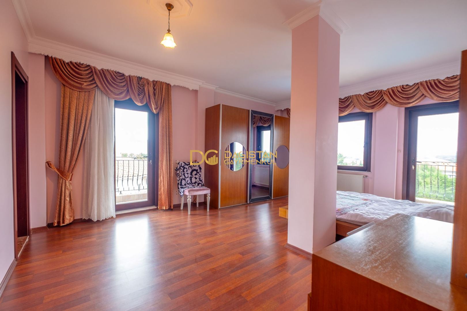 Property-photo