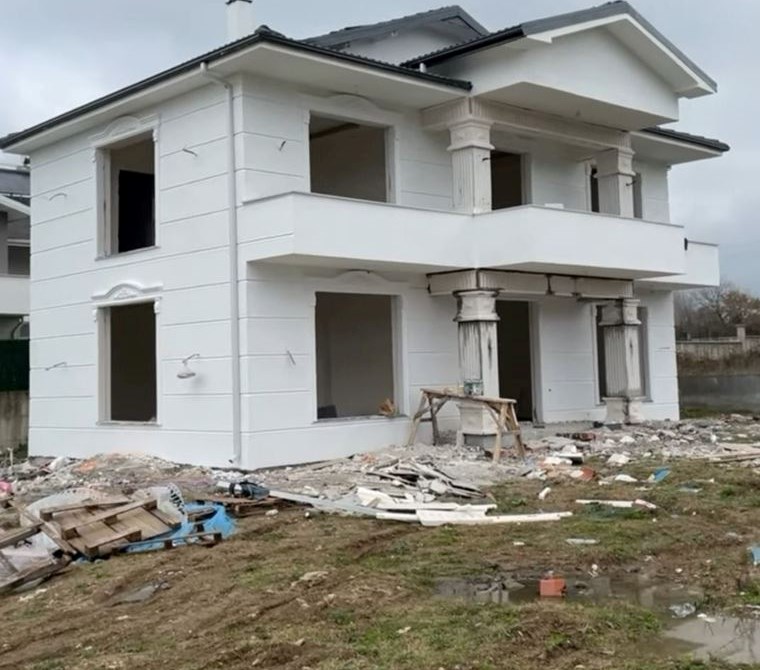 Kartepe Acısu’da 841 m² Arsa İçinde 4+1 Tam Müstakil Lüks Villa (Radye Temel)