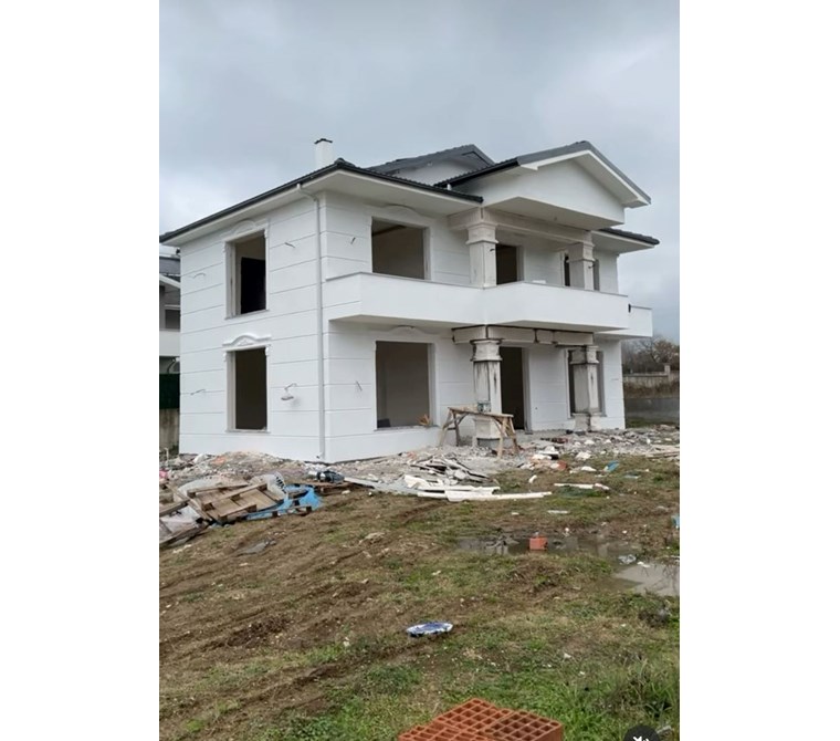 Kartepe Acısu’da 841 m² Arsa İçinde 4+1 Tam Müstakil Lüks Villa (Radye Temel)