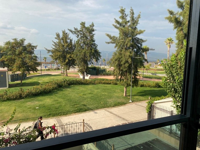 MİTHTAPAŞA CAD KÜÇÜKYALI ÜÇ CEPHELİ LÜX TADİLATLI YALI DAİRESİ