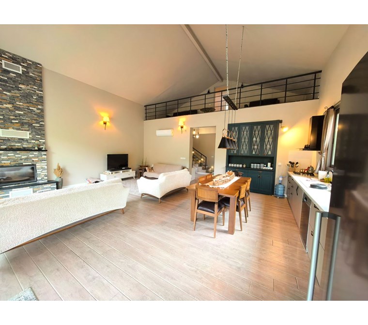 Göcek’e 5 Dk Mesafede, Önü Kapanmaz Yeşil Alanlı, Eşyalı 6+1 Lüks Loft Villa!