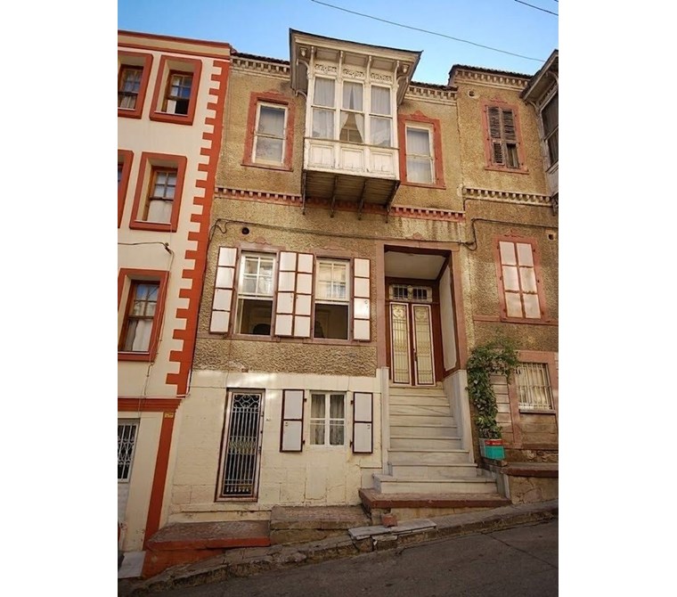 Küçükyalı da 9+1 Satılık Köşk Konak