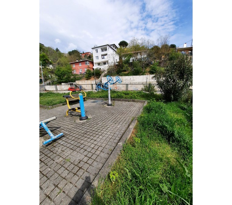 SARIYER KOCATAŞ MAHALLESİNDE SATILIK 3 KATLI BİNA