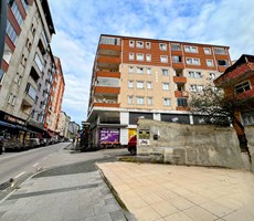 ARSİN MERKEZDE 3+1 CADDE ÜZERİNDE DAİRE