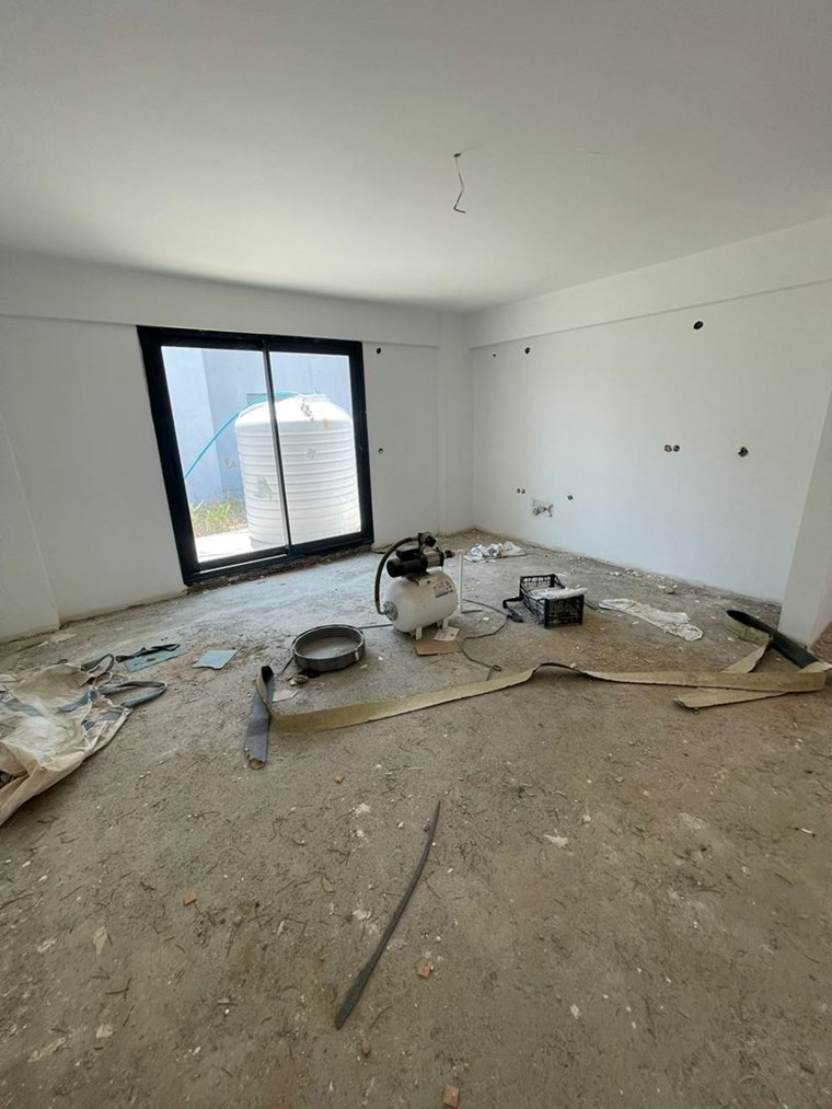 İzmir Menderes Küner'de Natamam Müstakil Ev ve 2000m2 Arsa
