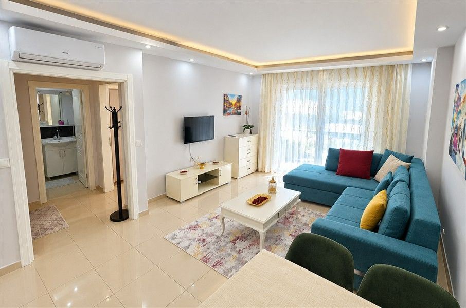 ALANYA MAHMUTLAR’DA DENİZE 400 M LÜKS EŞYALI 1+1 DAİRE