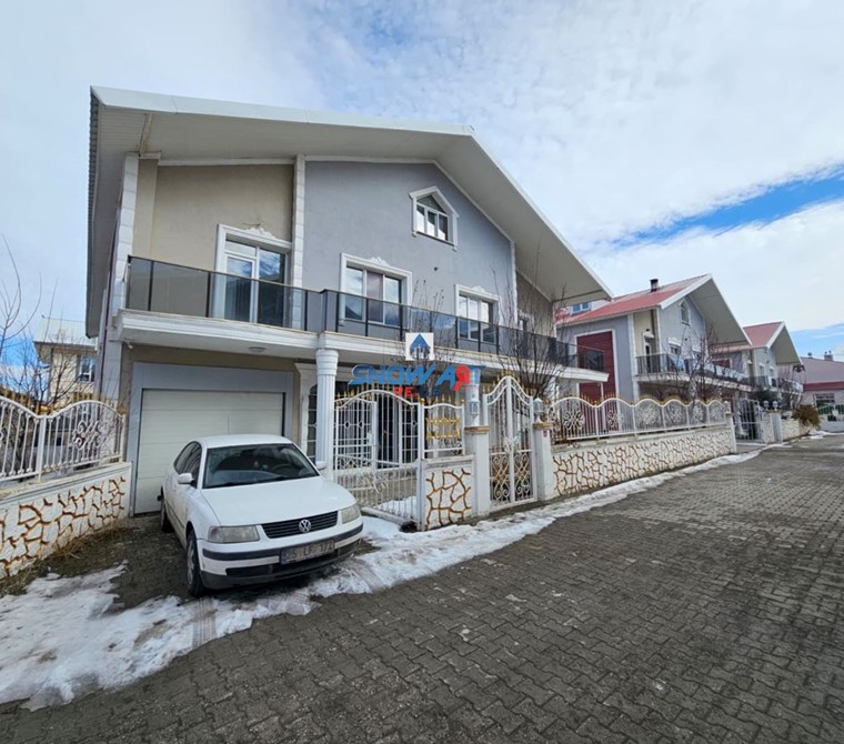 SNOW ART RE.OS GYMDEN DADAŞKENTTE SATILIK LÜX VİLLA