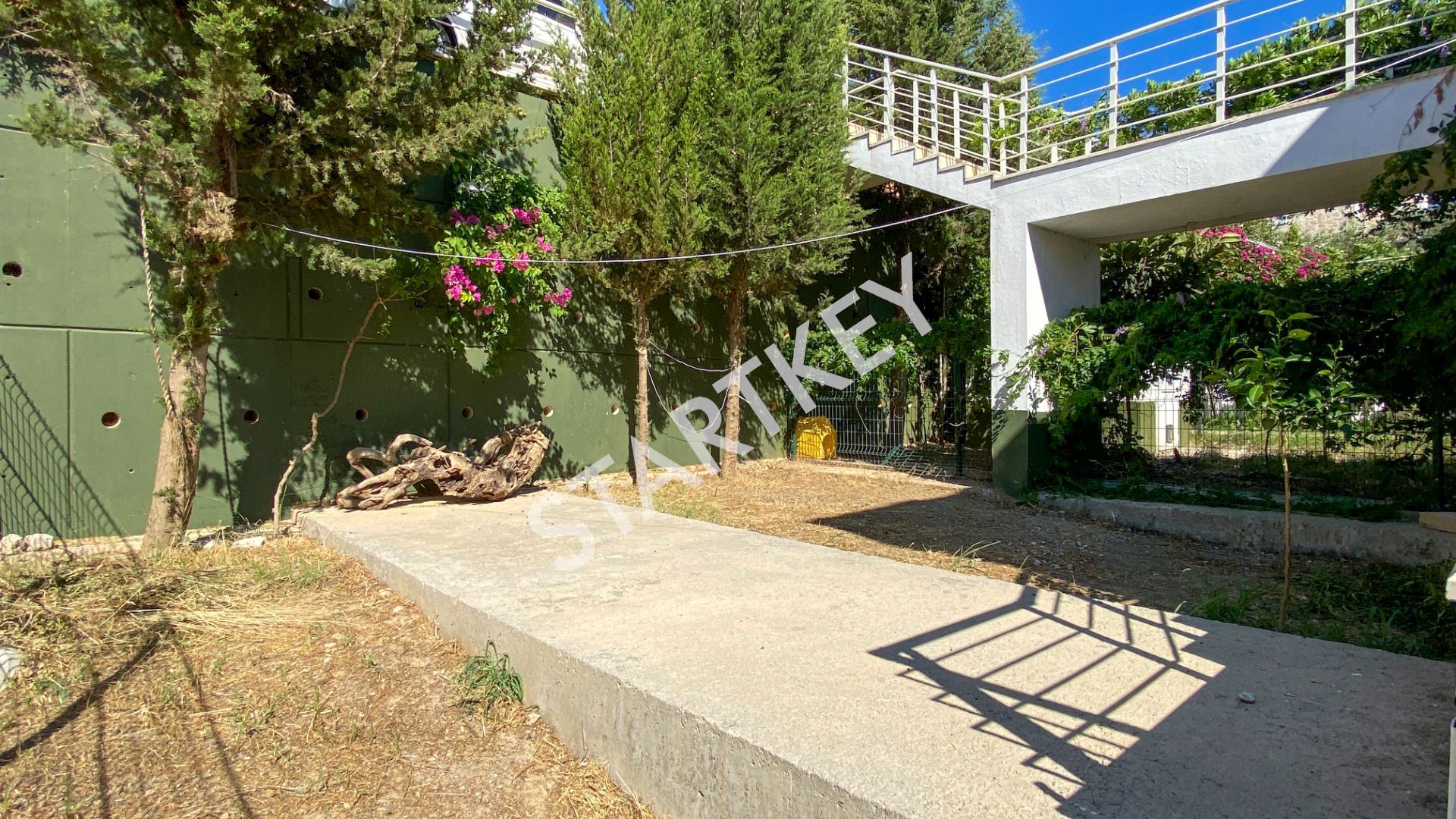 Property-photo