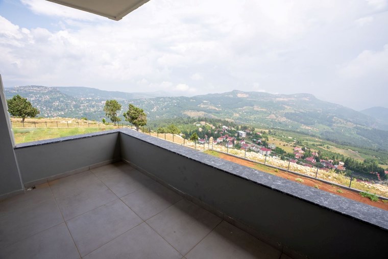 ESRA AKKAYA'DAN ÇAMLIYAYLA ZEVZEK TEPESİNİN ZİRVESİNDE PANORAMİK MANZARALI 4+1 SATILIK VİLLA