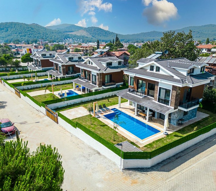FETHİYE HİSARÖNÜ’NDE KİRALIK LÜKS VE MODERN VİLLA – TATİL VE KONFORUN MERKEZİ