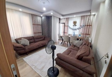 BEYLİKDÜZÜ YAKUPLU MAH.MERKEZİ KONUMDA 2+1 SATILIK DAİRE