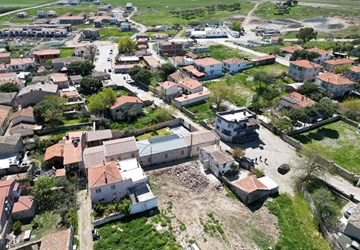 ALTIN EMLAKTAN AYVALIK KÜÇÜKKÖYDE SATILIK KÖYİÇİ 343 M2 ARSA
