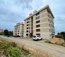 TRABZON PELİTLİ HAYRİ GÜR SALONU YAKININDA SİTE İÇERİSİNDE 3+1 DENİZ MANZARALI