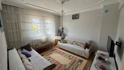 ADALET MAHALLESİ SİTEİÇİNDE GİRİŞ KAT 2+1 KÖŞE KONUM HAVADAR DAİRE