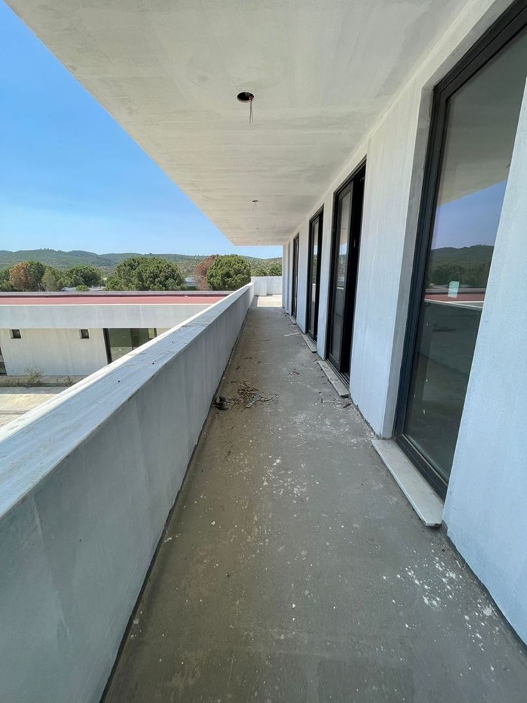 İzmir Menderes Küner'de Natamam Müstakil Ev ve 2000m2 Arsa