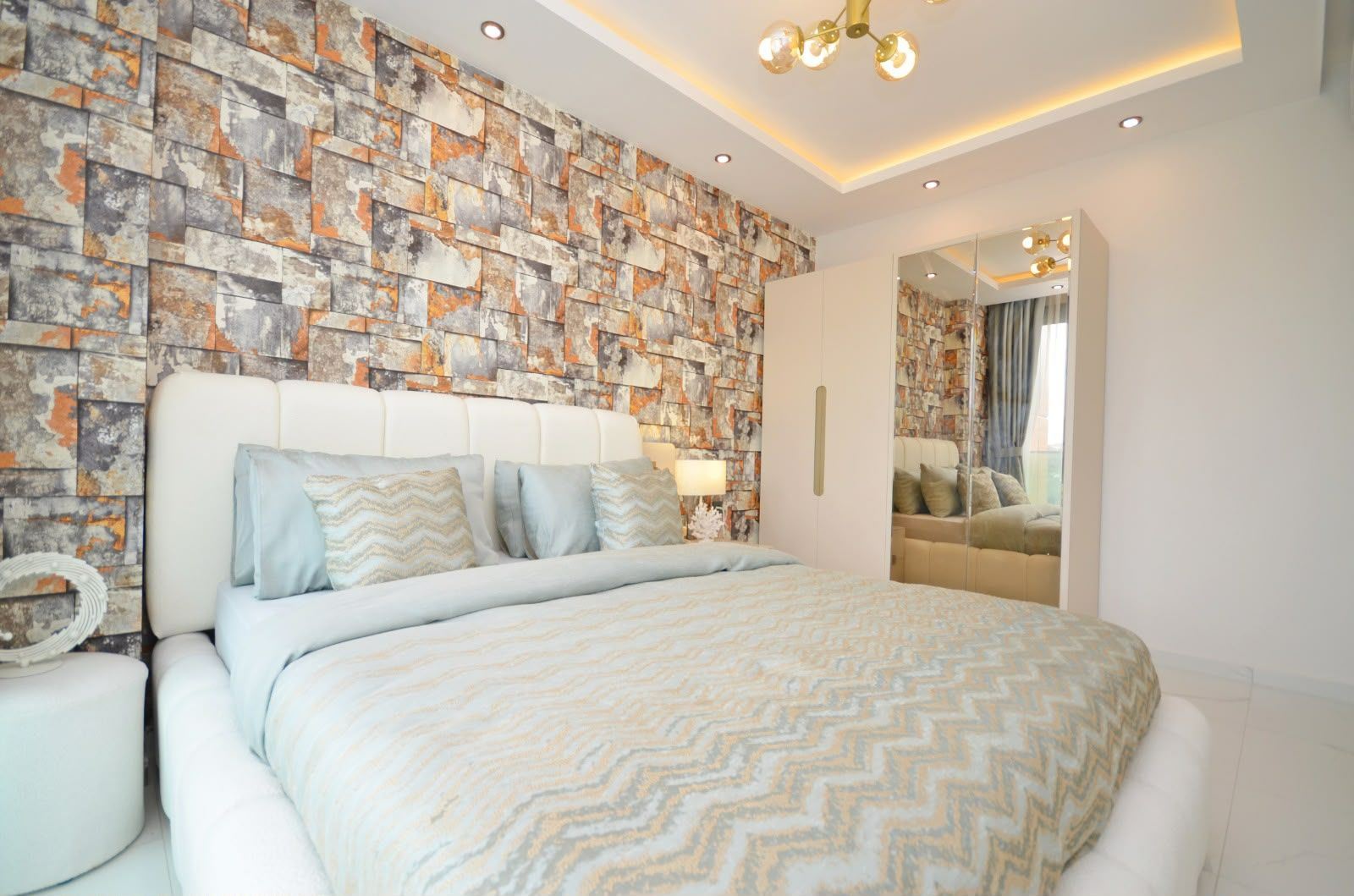 ALANYA KARGICAKTA DENİZ VE HAVUZ MANZARALI LÜKS EŞYALI 1+1 DAİRE