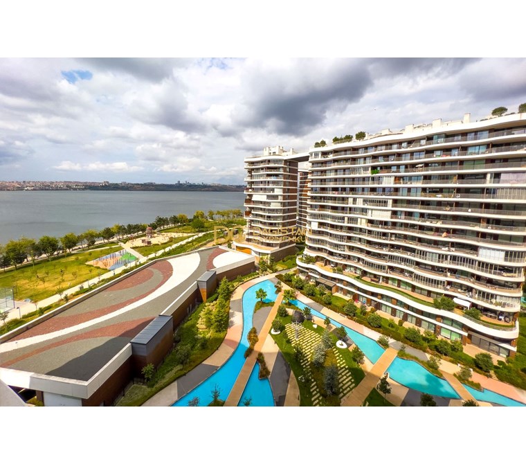 BLUE LAKE SİTESİNDE DENİZ MANZARALI FULL EŞYALI 1+1 87 M2