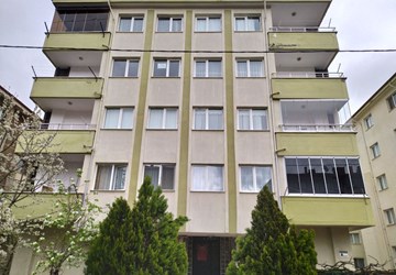 İzzet Baysal Mah. Ara Kat Merkezi Konum 3+1 Satılık Daire