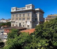 4+1 Apartment with Bosphorus View Near Teşvikiye Mosque in Nişantaşı