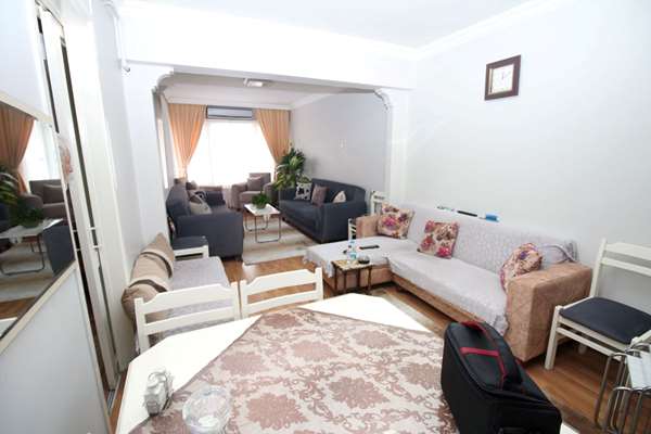 İsmet Yorgancılar Semt Polikliniği Ve Göztepe Metro Yakını