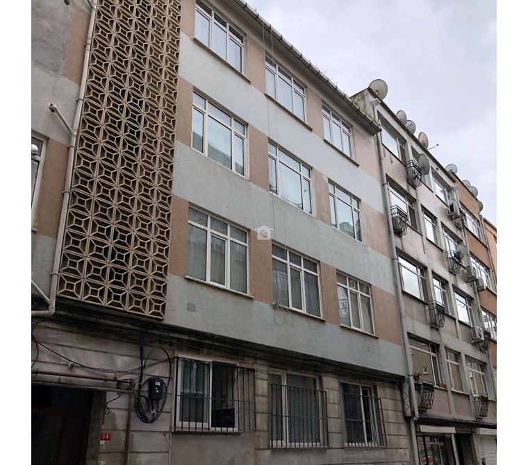 BEŞİKTAŞ'TA MERKEZİ KONUMDA 1+1 SATILIK DAİRE
