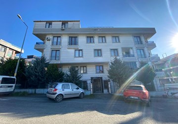 BEYLİKDÜZÜ KAVAKLI İHLAS 2 ARKASI SATILIK 2+1 85 M2 GİRİŞ KAT