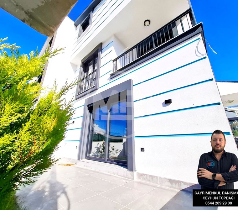 DİDİMDE SATILIK 3+1 GENİŞ KULLANIŞLI TRİPLEKS ÖN CEPHE MÜSTAKİL BAHÇELİ VİLLA !