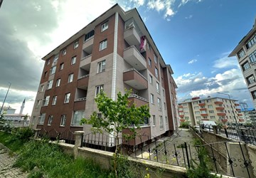 YILDIZKENT AKKENT SİTESİNDE 3+1 SATILIK ARAKAT DAİRE