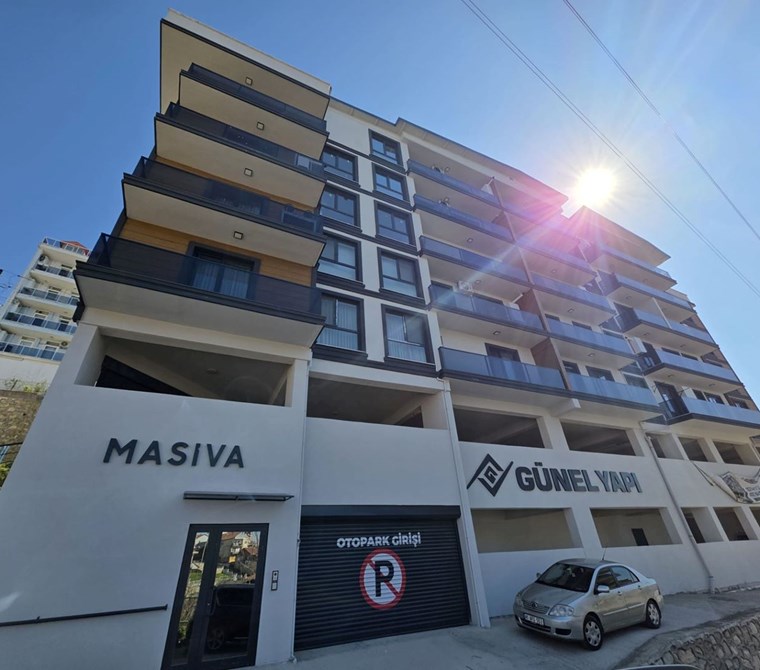 İZMİT TURGUT MAHALLESİ'NDE DENİZ MANZARALI OTOPARKLI SATILIK 3+1 ÇATI DUBLEKS