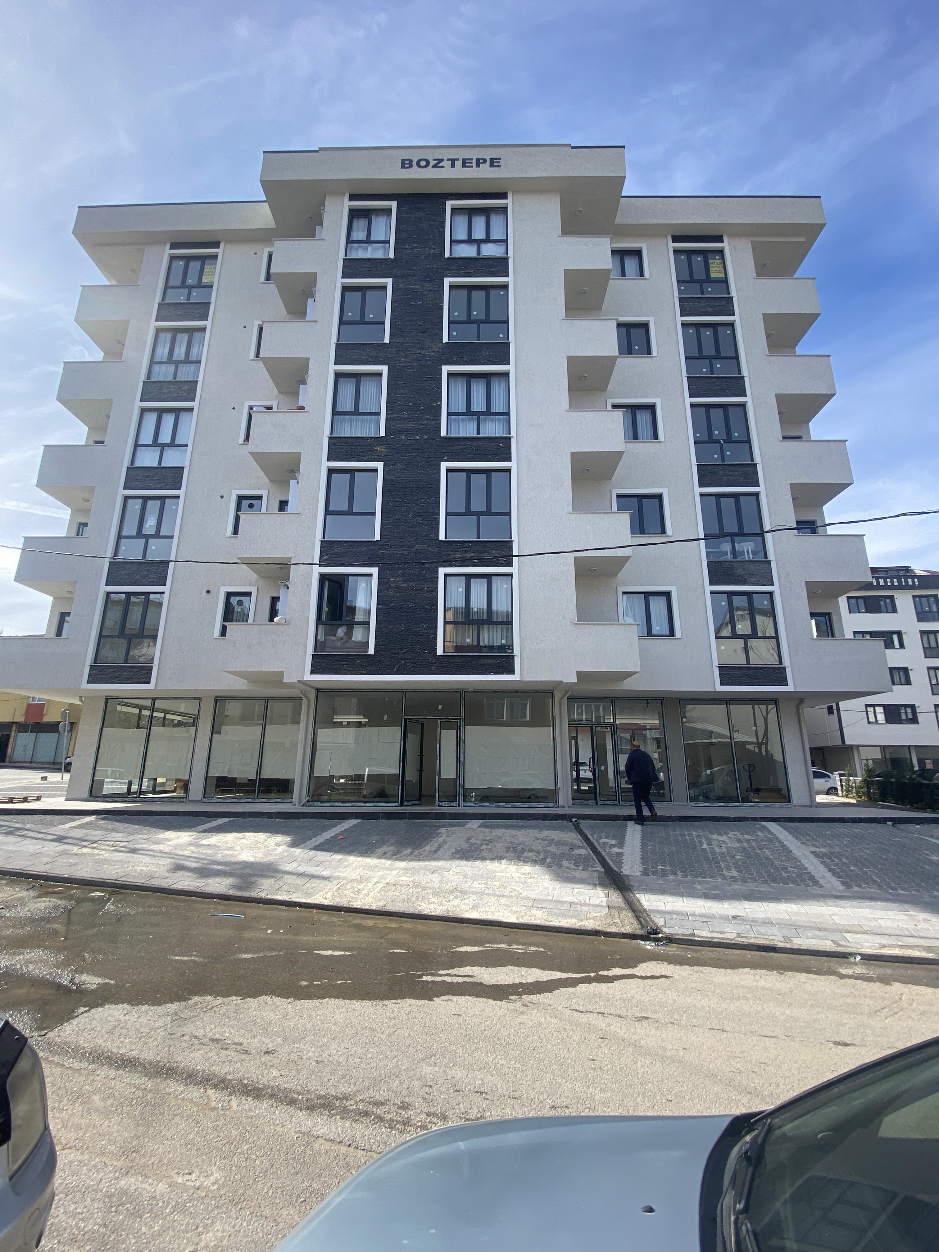 Sultanbeyli Hamidiye’de Net 260 m² Dükkan + 70 m² Depo | 100 M2 Bahçe Kullanımlı