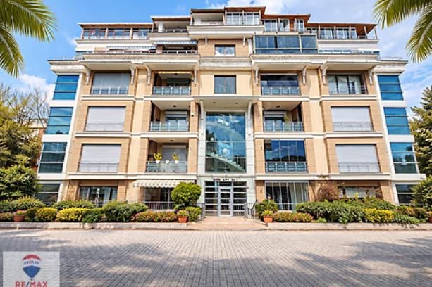 FLORYA BASINKÖY TERASLI 230 M2 NET DENİZ MANZARALI 3+1 DAİRE