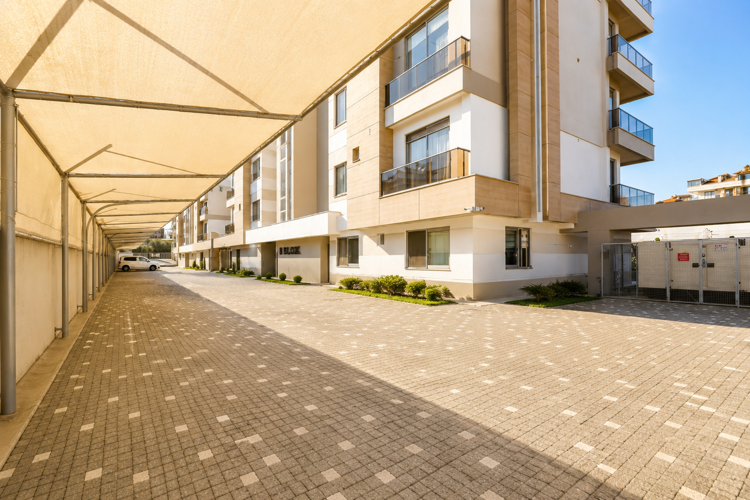 ALANYA KESTELDE DENİZE 150 M HAVUZ MANZARALI LÜKS 2+1 SATILIK DAİRE