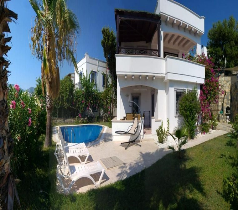 Bodrum Marinaya Yakın Kışlık Kiralık Özel Havuzlu 3+1 Villa