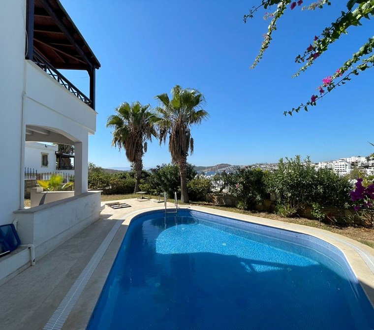 Bodrum Marinaya-Plaja Yakın Özel Havuzlu 3+1 Yazlık Villa