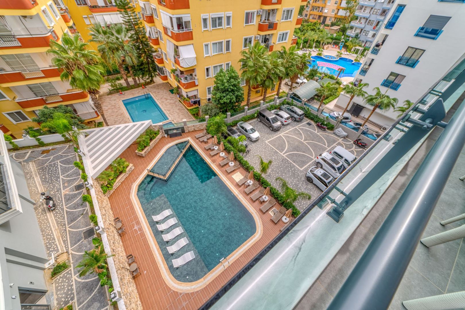 ALANYA GÜLLERPINARI’NDA MERKEZİ KONUMDA ULTRA LÜKS EŞYALI 2+1 SATILIK DAİRE · 9 · Fotoğraflar
