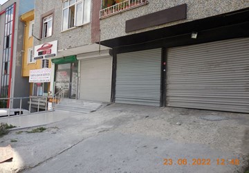 Altın Emlak Sefaköy'den Merkezde Satılık Dükkan,Caddeye cepheli